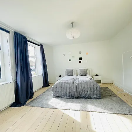 Aday - Beautiful 2 Bedrooms In The Heart Of *